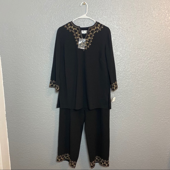 VINTAGE DRAPERS AND DAMONS BLACK BEADED SET {M&L}